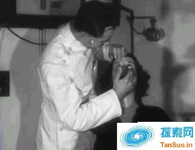 惊悚！1948年隐形眼镜制作过程曝光 用活人眼球制作模型