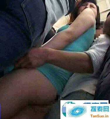 地铁男女吵架_地铁吵架视频_