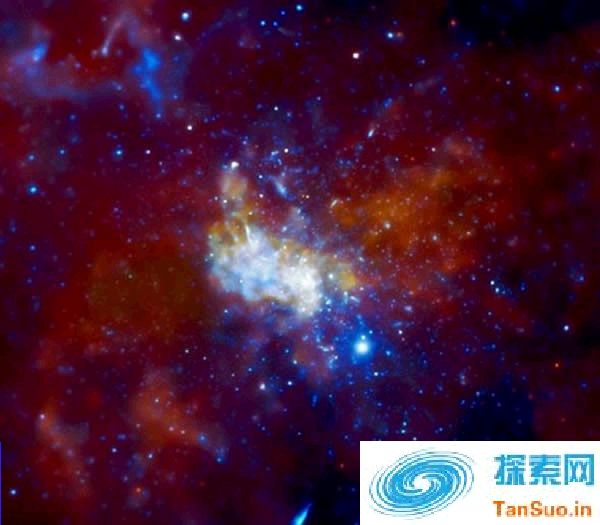 视频记录黑洞撕裂恒星瞬间__黑洞撕碎恒星景象