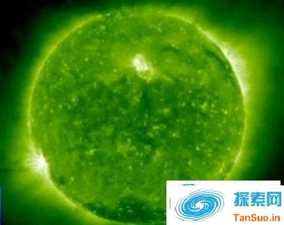 太阳周围惊现巨型UFO群 竟和地球一样大