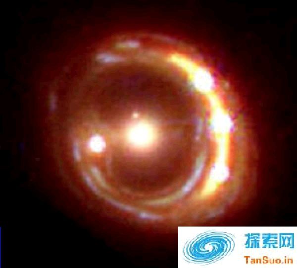 类星体RX J1131-1231内部超大质量黑洞每年的消耗大约相当于333000个地球