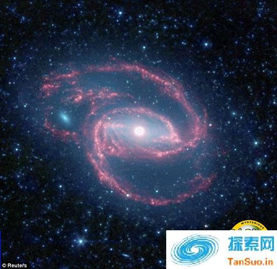 黑洞漩涡有没有危害__宇宙黑洞漩涡