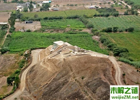 _农夫田地挖空山体 竣工后村民都傻眼了_农夫田地挖空山体 竣工后村民都傻眼了